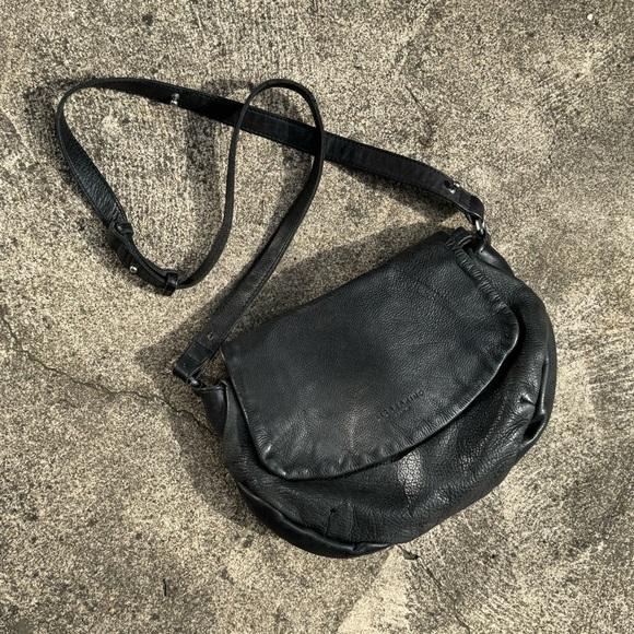 Liebeskind Berlin Black Leather Crossbody with Dust Bag - Picture 4 of 6